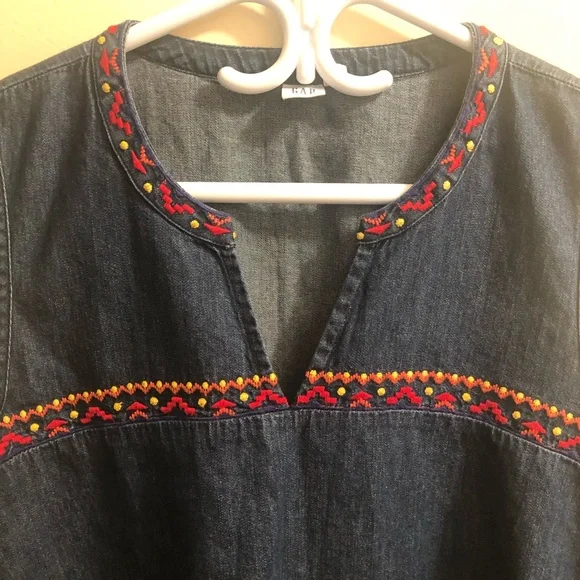 A13-GAP TOP - Picture 3 of 5